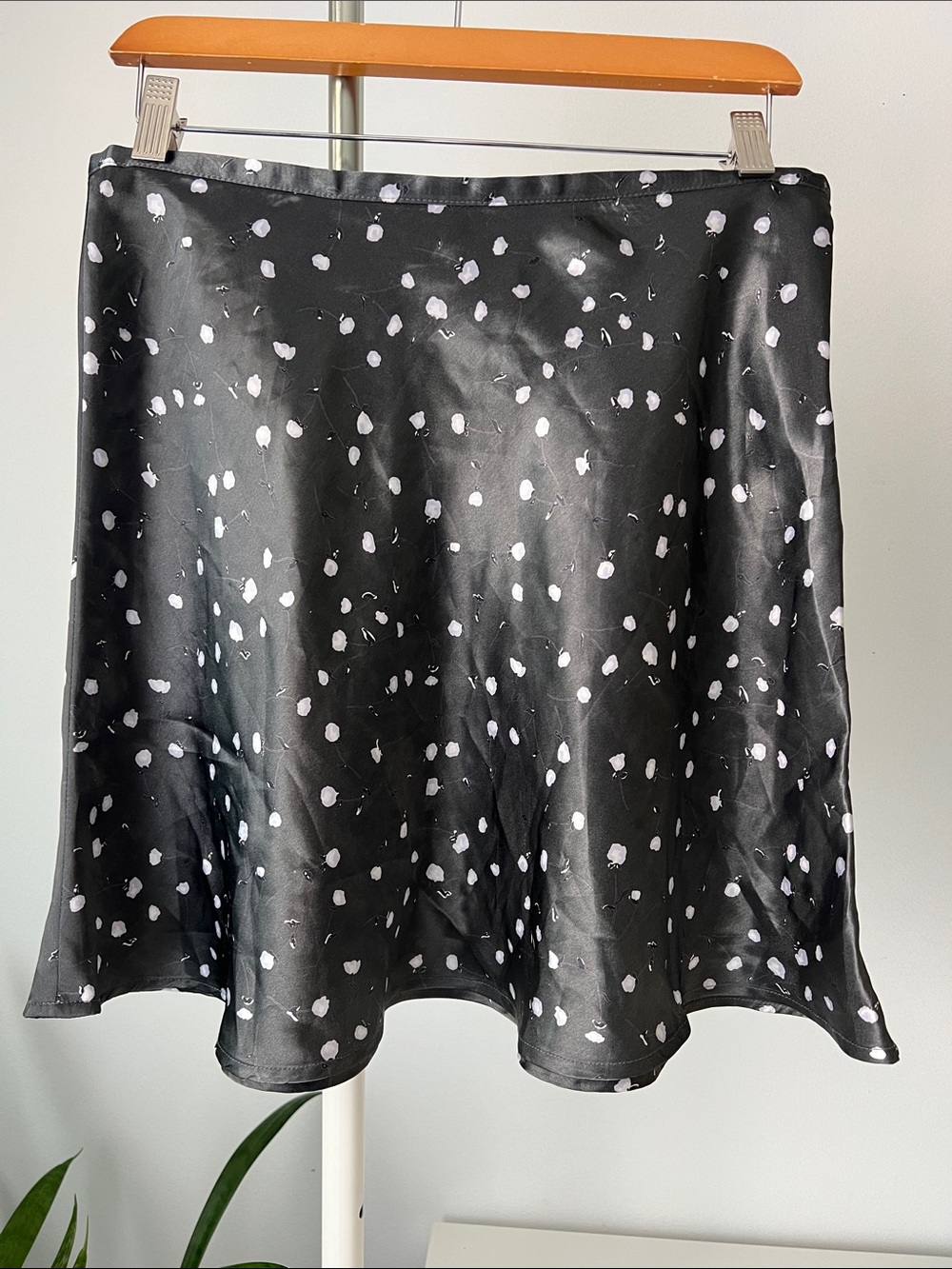 OLD NAVY Women's Grey Satin floral rose skater Skirt 12